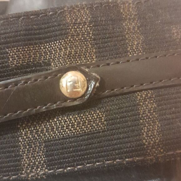 RARE🔥AUTHENTIC VINTAGE FENDI ZUCCA SANDALS WITH GOLDTONE LOGO CHARM SIZE 37 1/2 - Picture 7 of 7